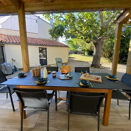 Vila Paulownia - A 1,2km Des Plages - Confort Au Coeur Du Bourg *